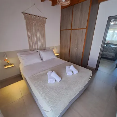 Arismari Apartment *